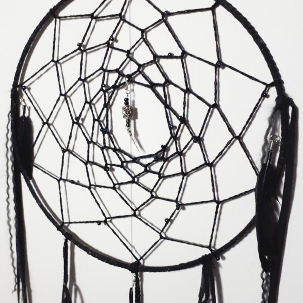 Dreamcatcher.in black.